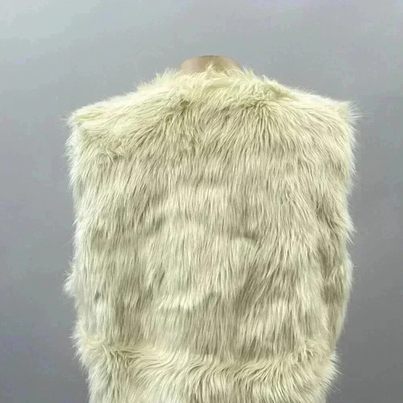 Faux Fur Vest Size M Oversized Cream Shaggy Glam Boho Streetwear Winter Cabin - Picture 8 of 9